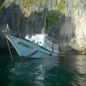Maya Bay Sleepaboard Otel